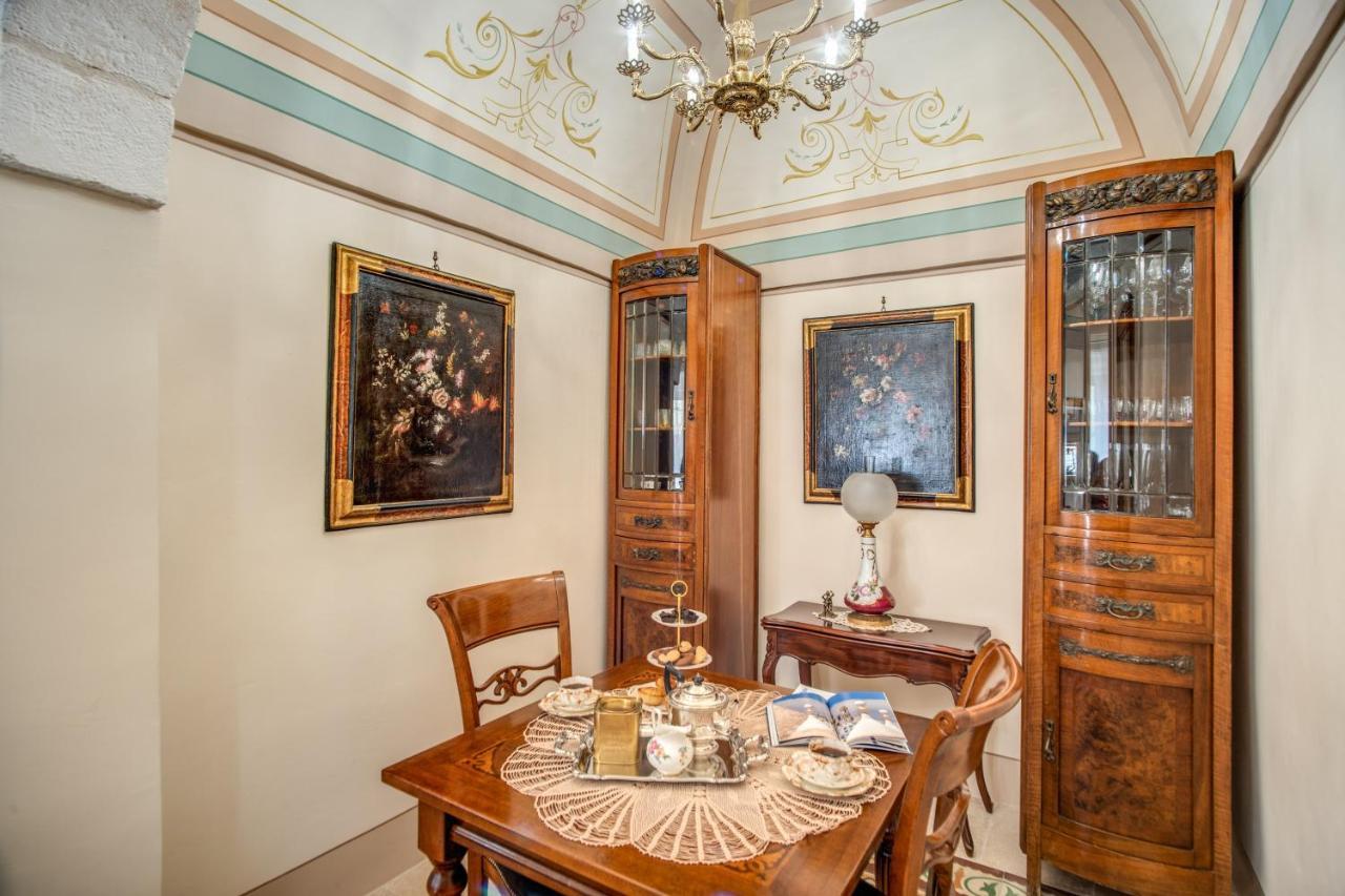 Palazzo Stunis - Dimora Di Charme Bed & Breakfast Ostuni Eksteriør bilde
