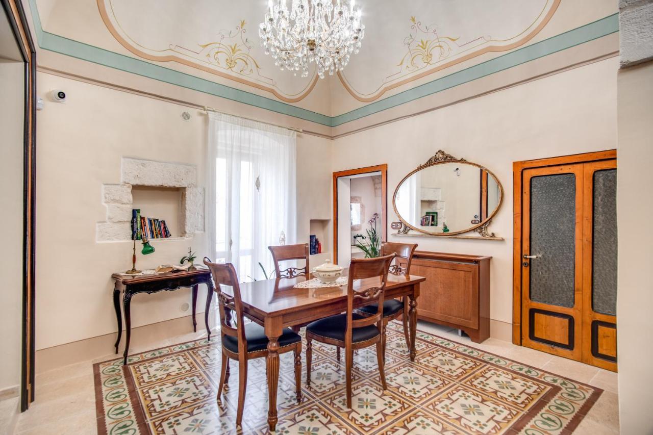 Palazzo Stunis - Dimora Di Charme Bed & Breakfast Ostuni Eksteriør bilde
