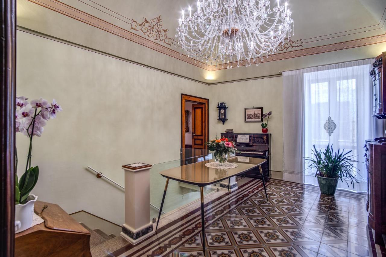 Palazzo Stunis - Dimora Di Charme Bed & Breakfast Ostuni Eksteriør bilde