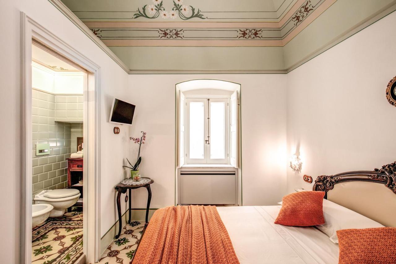 Palazzo Stunis - Dimora Di Charme Bed & Breakfast Ostuni Eksteriør bilde
