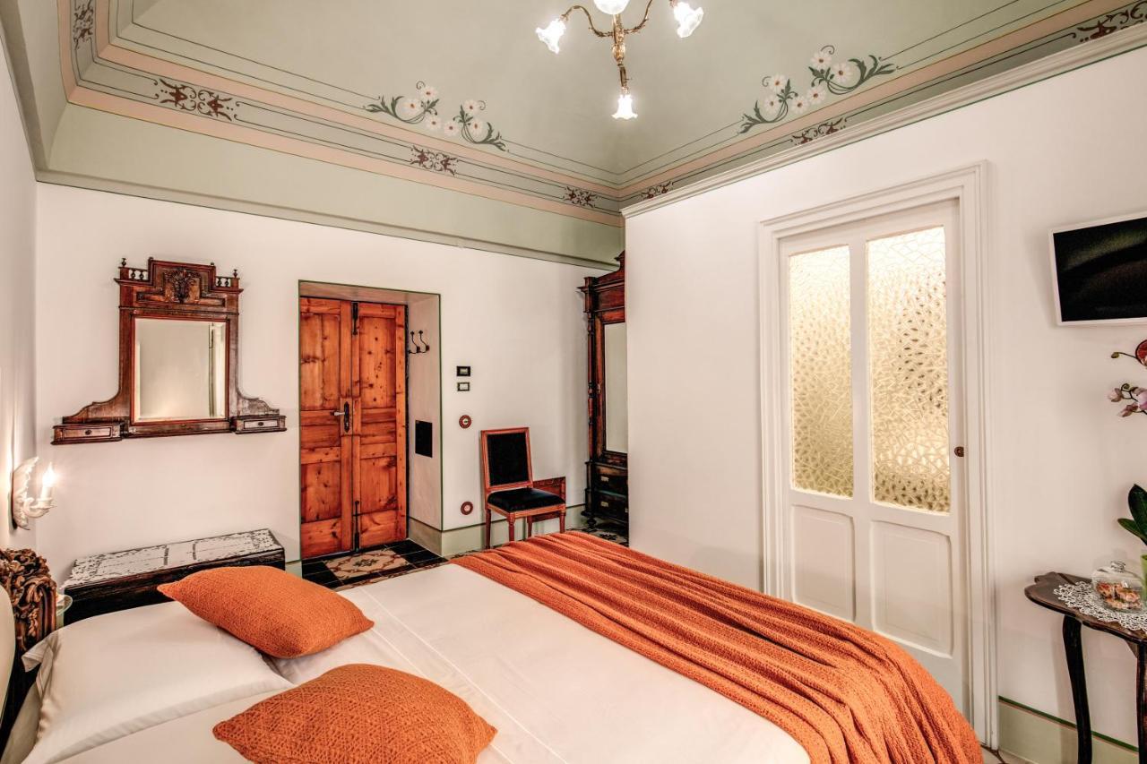 Palazzo Stunis - Dimora Di Charme Bed & Breakfast Ostuni Eksteriør bilde
