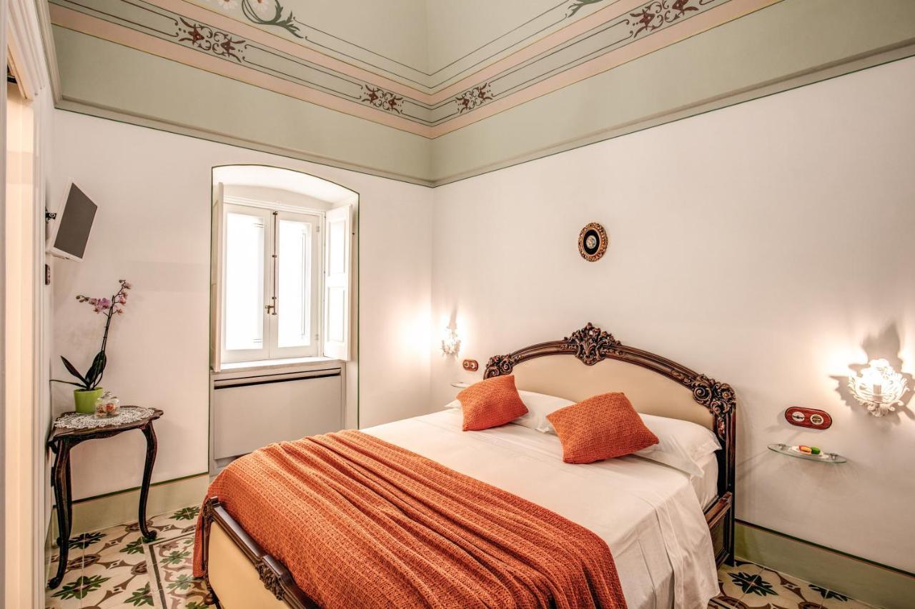 Palazzo Stunis - Dimora Di Charme Bed & Breakfast Ostuni Eksteriør bilde
