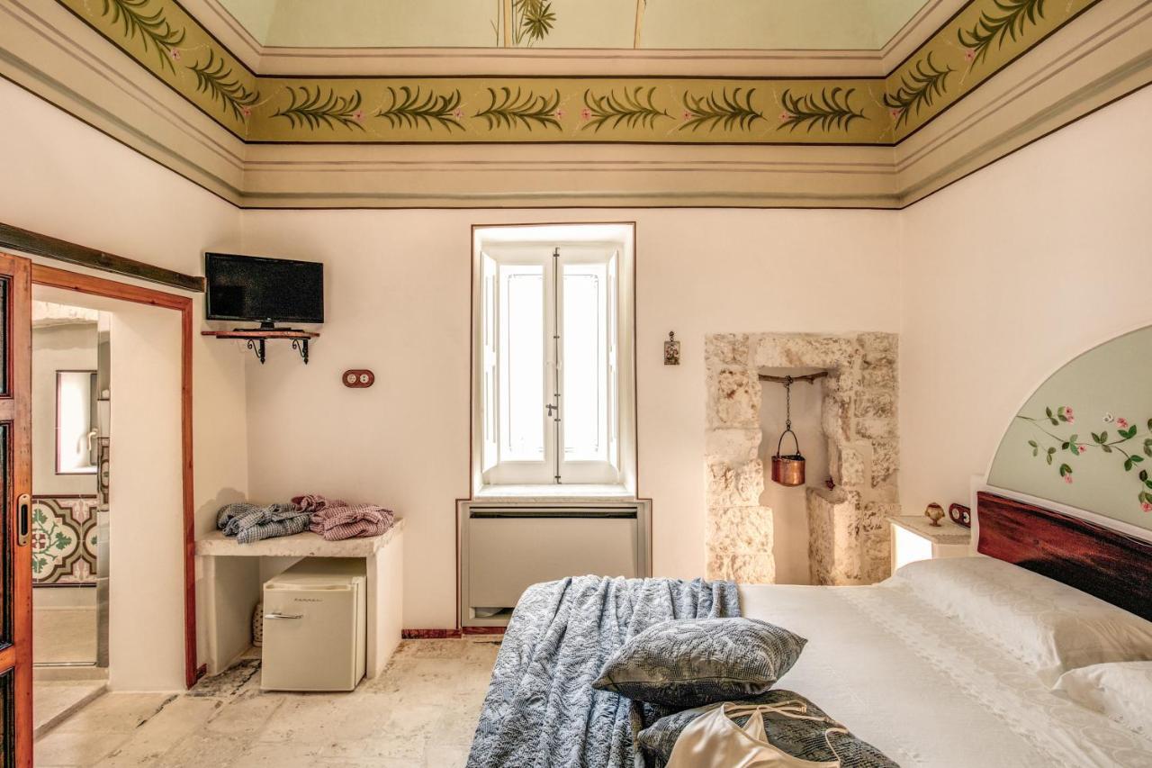 Palazzo Stunis - Dimora Di Charme Bed & Breakfast Ostuni Eksteriør bilde