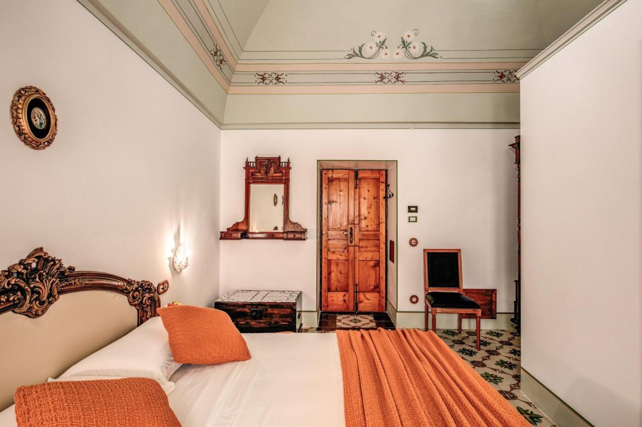 Palazzo Stunis - Dimora Di Charme Bed & Breakfast Ostuni Eksteriør bilde