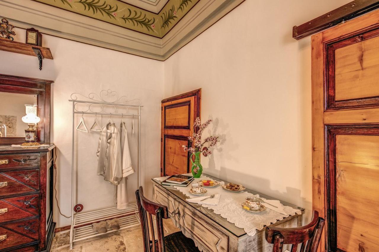 Palazzo Stunis - Dimora Di Charme Bed & Breakfast Ostuni Eksteriør bilde