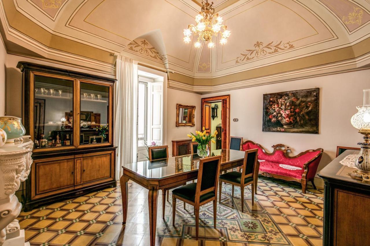Palazzo Stunis - Dimora Di Charme Bed & Breakfast Ostuni Eksteriør bilde